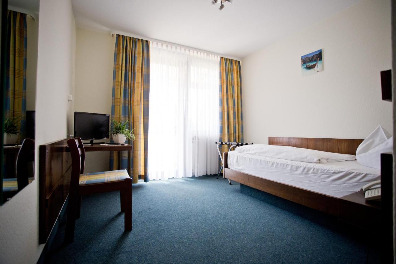 Hotel Lindenhof Mosbach  Kültér fotó